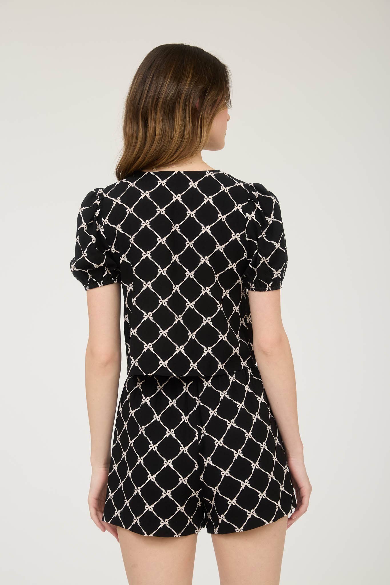 BOW PATTERN FRONT TIE PUFF SLEEVE LINEN BLOUSE