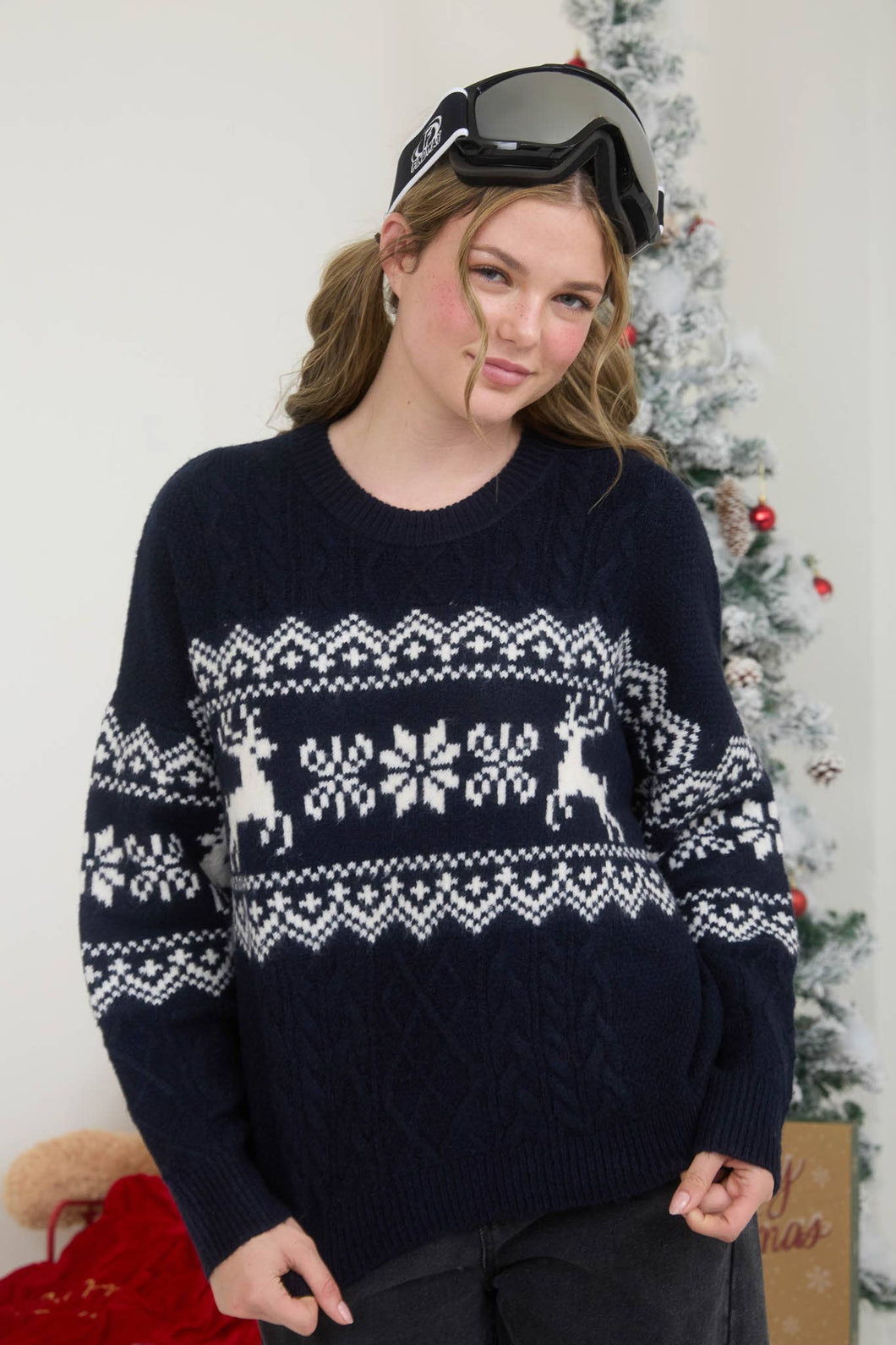 SNOWFLAKE DEER CABLE KNIT PULLOVER SWEATER