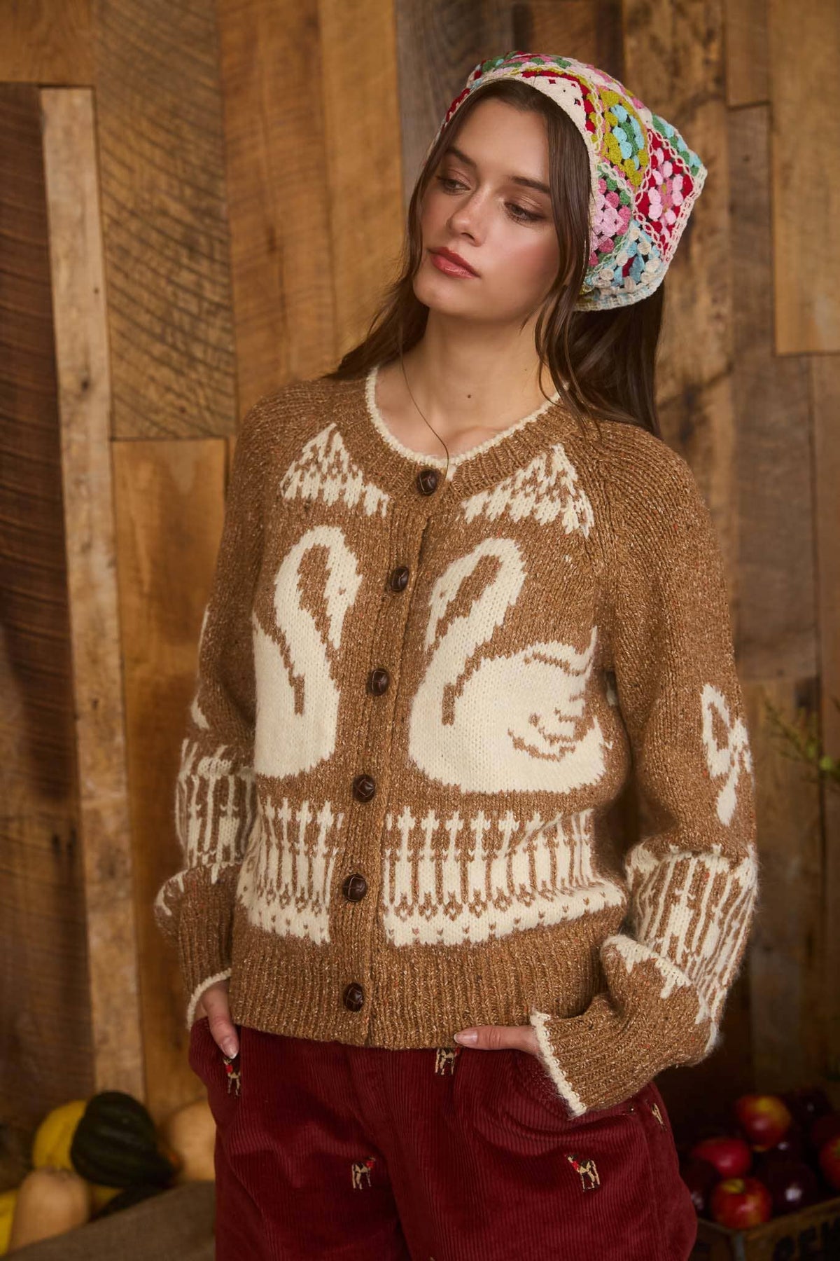 SWAN JACQUARD BUTTON DOWN LONG SLEEVE CARDIGAN