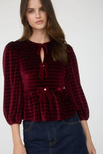 Load image into Gallery viewer, SCALLOP VELVET BOW DETAIL 3/4 SLEEVE KNIT TOP