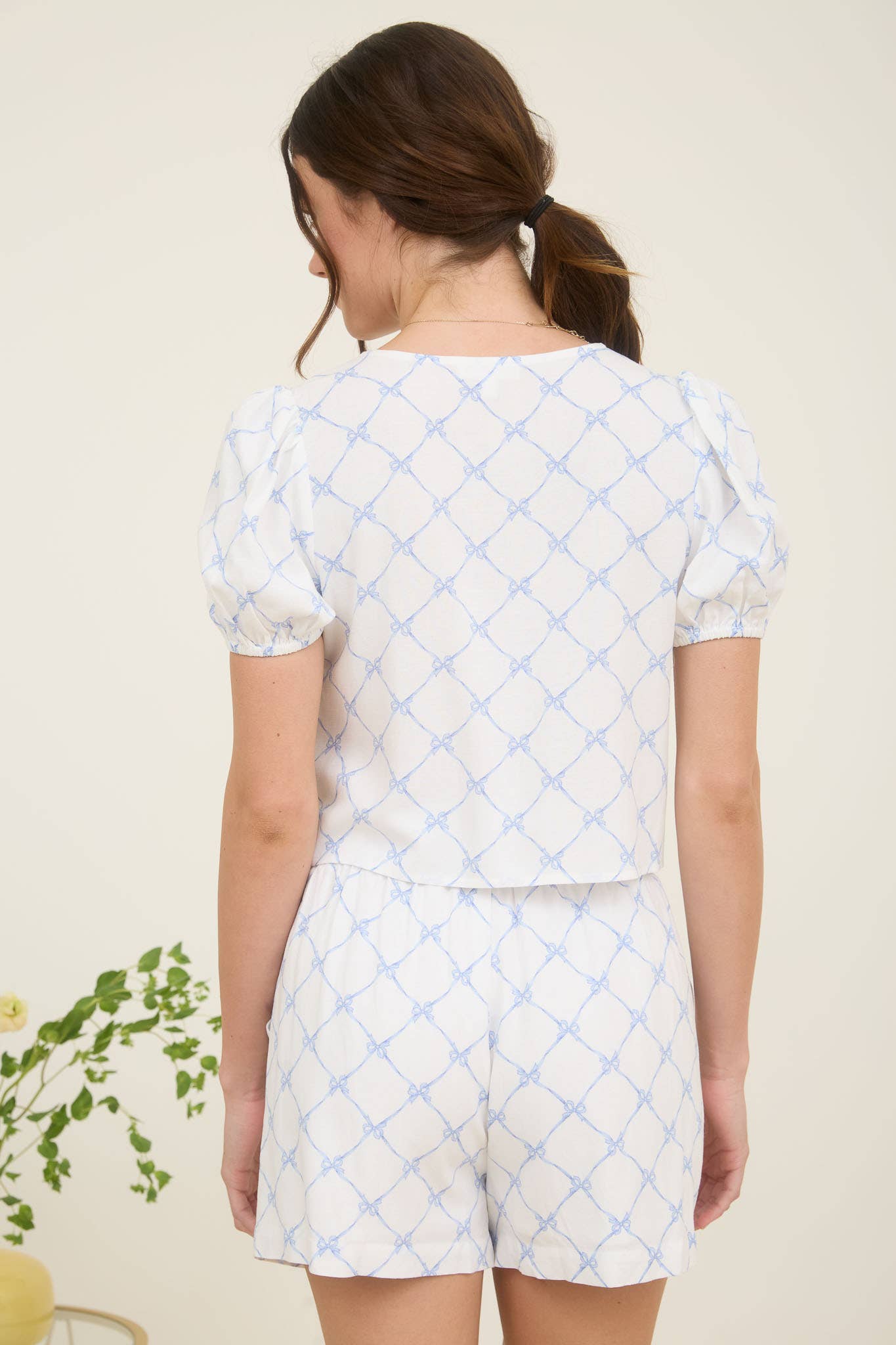 BOW PATTERN FRONT TIE PUFF SLEEVE LINEN BLOUSE