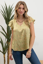 Load image into Gallery viewer, FLORAL PRINT V NECK SCALLOP SATIN BLOUSE