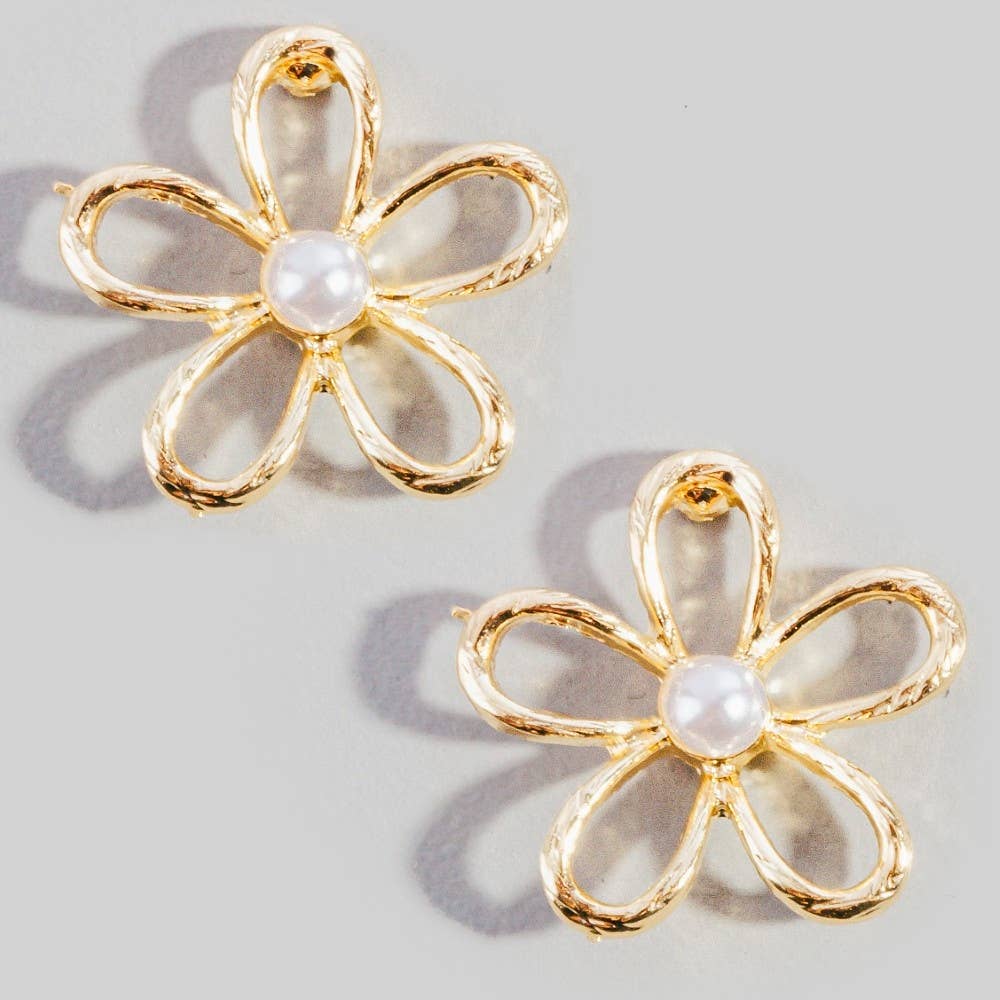 Pearl Center Open Petal Daisy Flower Stud Earrings