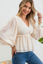 Load image into Gallery viewer, Textured Ivory V-neck Top
