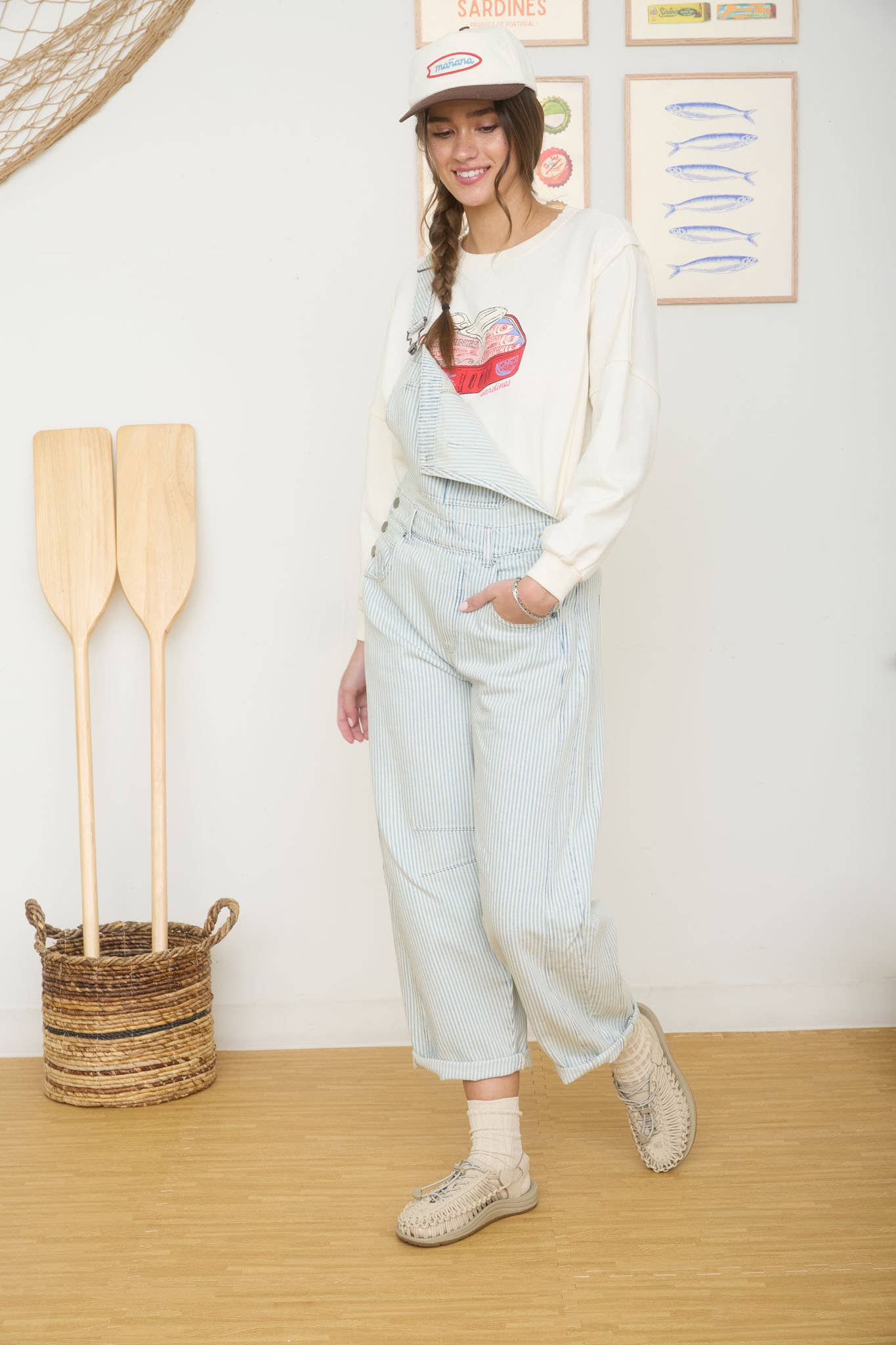 SARDINES GRAPHIC LONG SLEEVE KNIT SWEATER