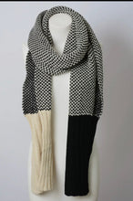 Load image into Gallery viewer, Two Toned Knit Scarf