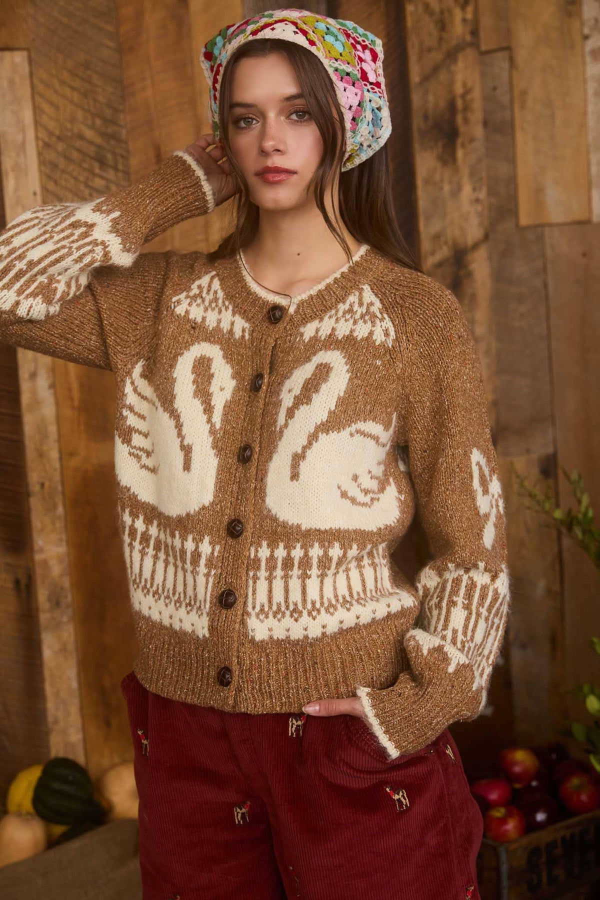SWAN JACQUARD BUTTON DOWN LONG SLEEVE CARDIGAN