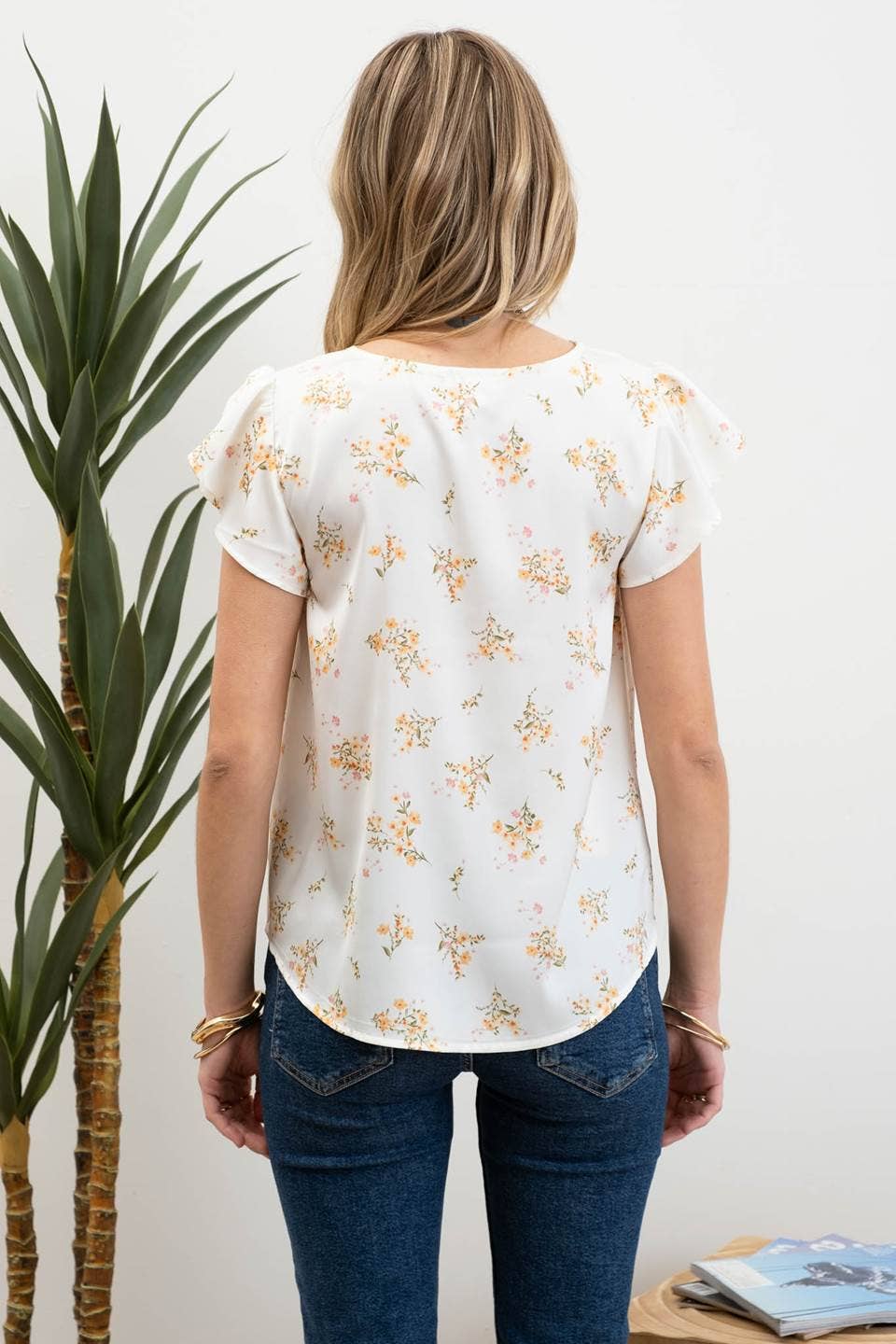 FLORAL PRINT V NECK SCALLOP SATIN BLOUSE