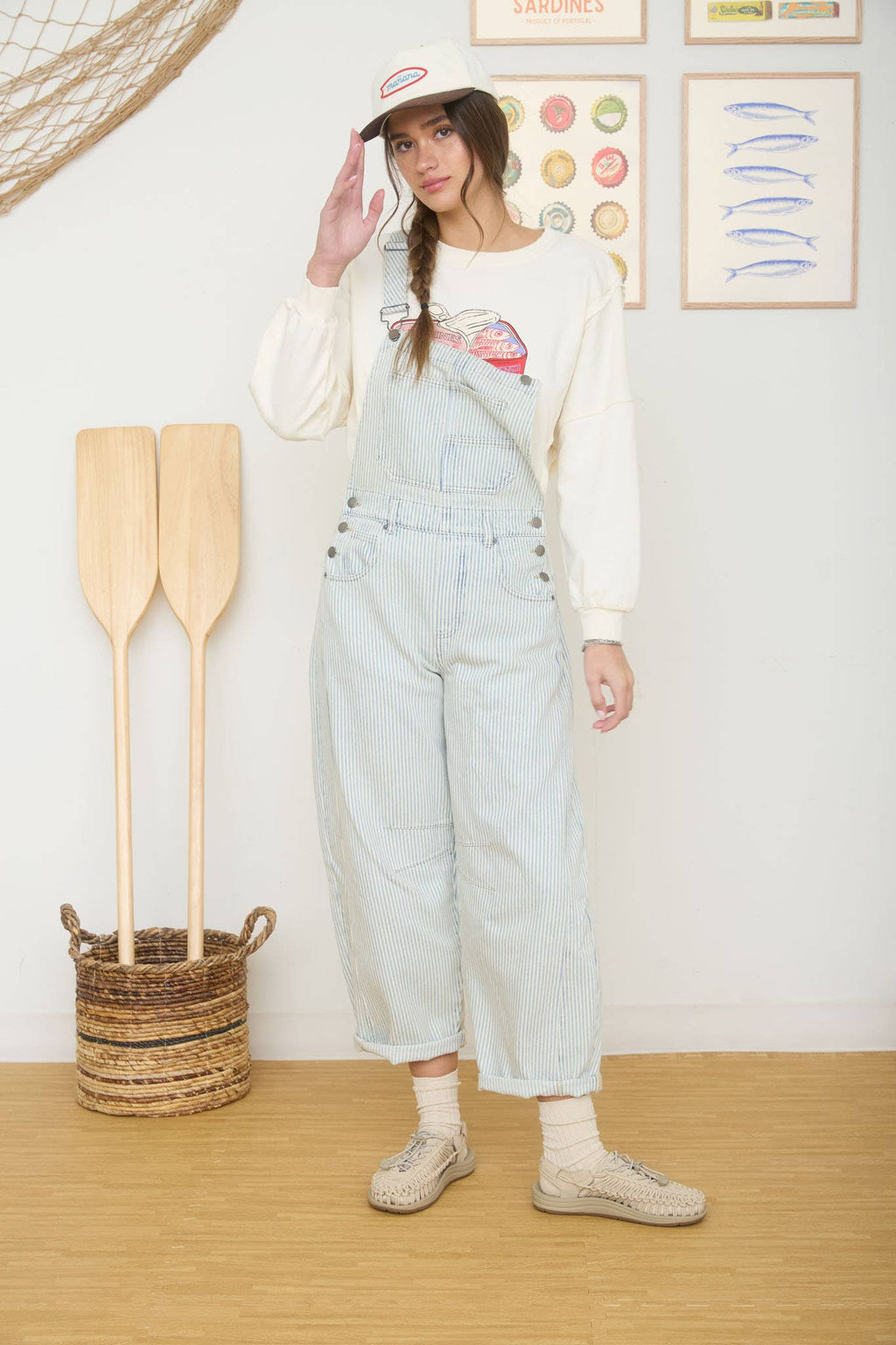 SARDINES GRAPHIC LONG SLEEVE KNIT SWEATER
