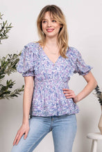 Load image into Gallery viewer, FLORAL PLEATED WOVEN TOP