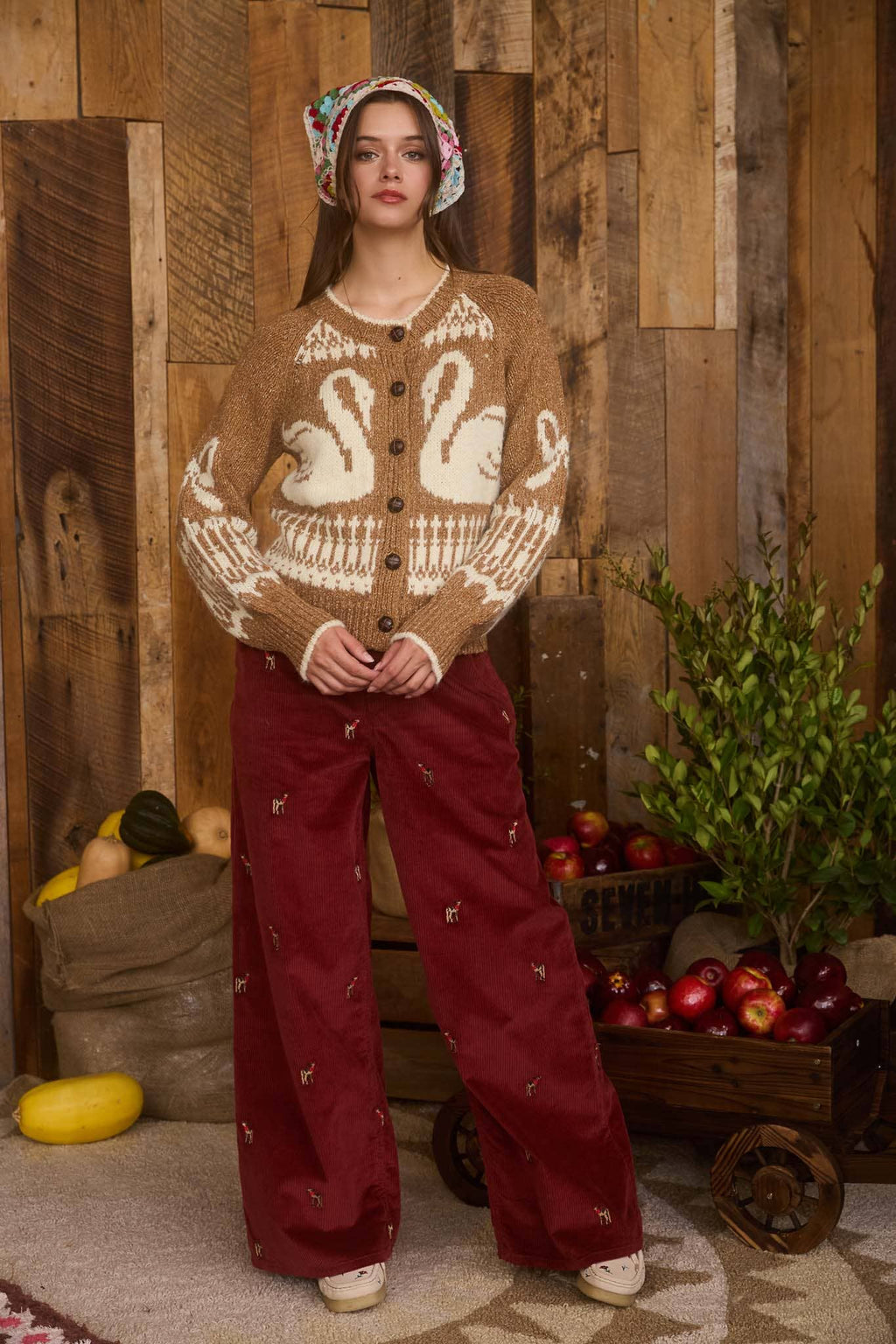 SWAN JACQUARD BUTTON DOWN LONG SLEEVE CARDIGAN