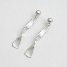 Load image into Gallery viewer, Chic Long Tassel Drop Earrings