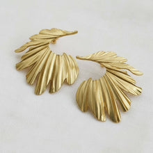 Load image into Gallery viewer, Exaggerated Vintage-Inspired Wing Drop Earrings