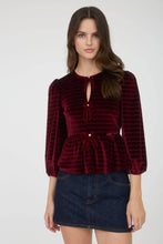 Load image into Gallery viewer, SCALLOP VELVET BOW DETAIL 3/4 SLEEVE KNIT TOP