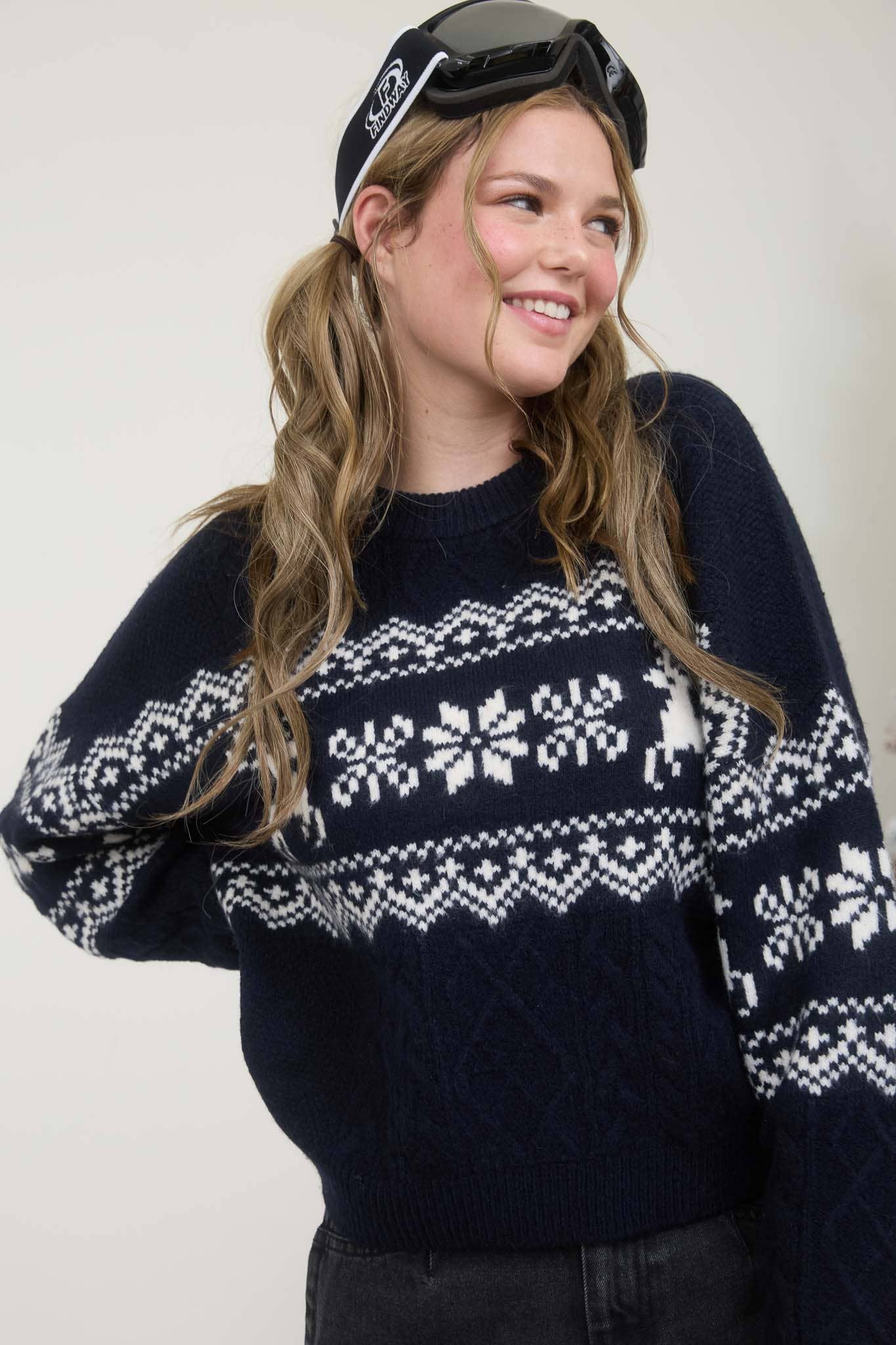 SNOWFLAKE DEER CABLE KNIT PULLOVER SWEATER